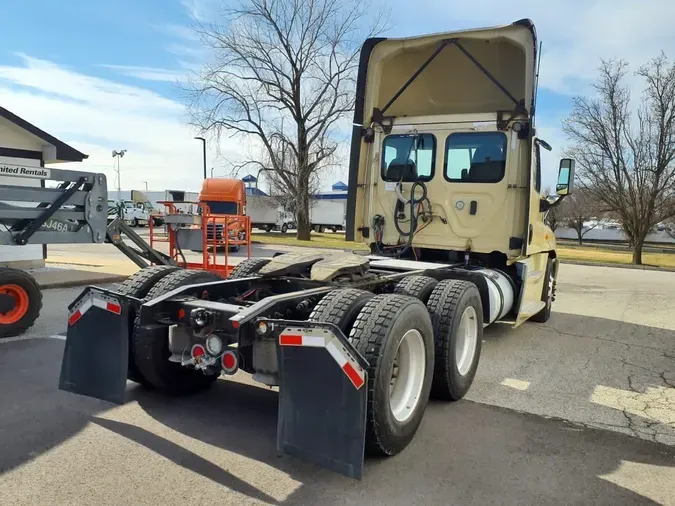 2019 FREIGHTLINER/MERCEDES CASCADIA 125
