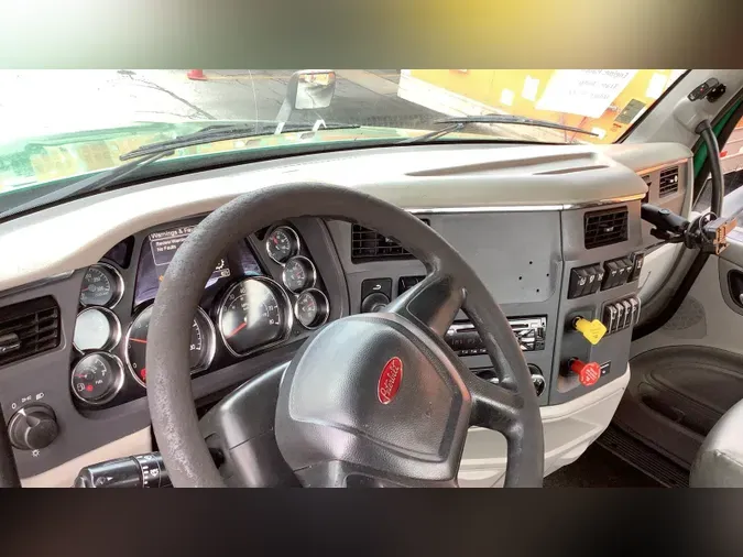 2021 Peterbilt 5794758e345ad74992a4b0b04c81e609c3f