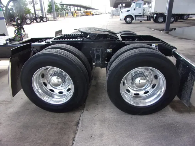 2023 Peterbilt 389