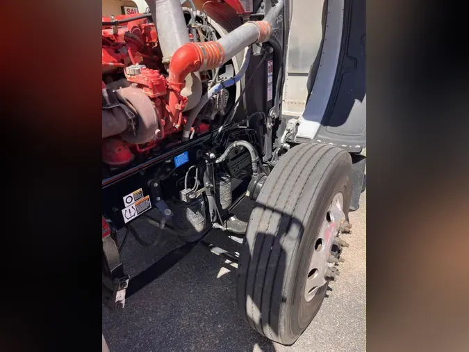 2023 Peterbilt 389