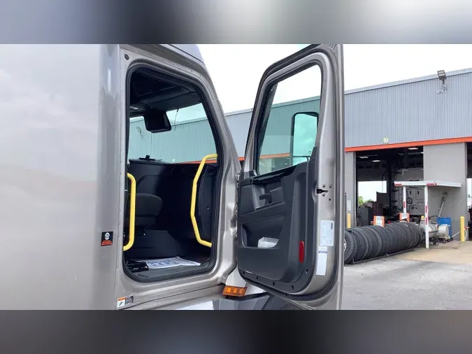 2024 Freightliner Cascadia