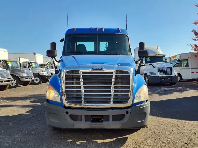2016 FREIGHTLINER/MERCEDES CASCADIA 125