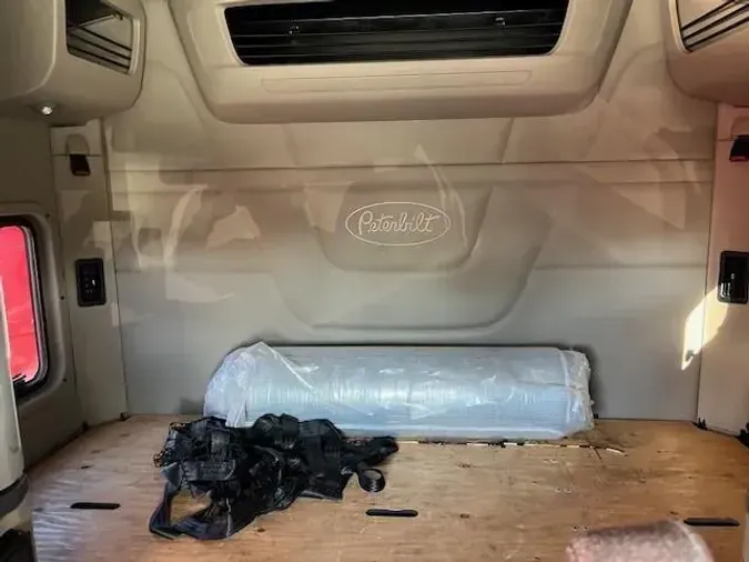 2022 Peterbilt 579475d027a9b64f4785d931f63ea402c8e