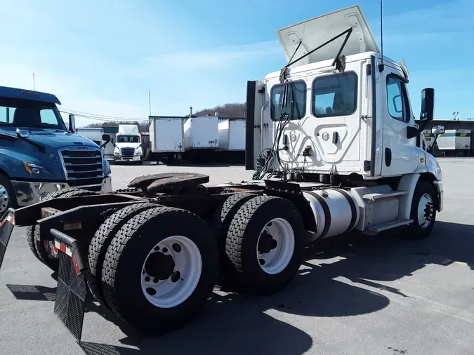 2018 FREIGHTLINER/MERCEDES CASCADIA 113