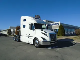 2020 VOLVO VNL64T760