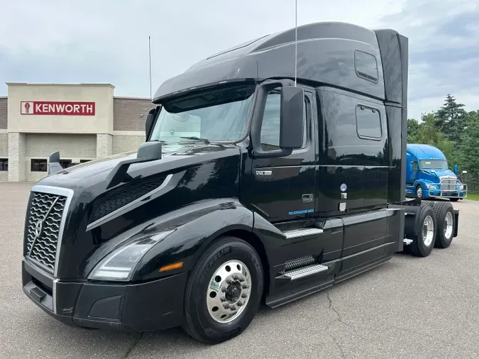 2021 Volvo VNL 860