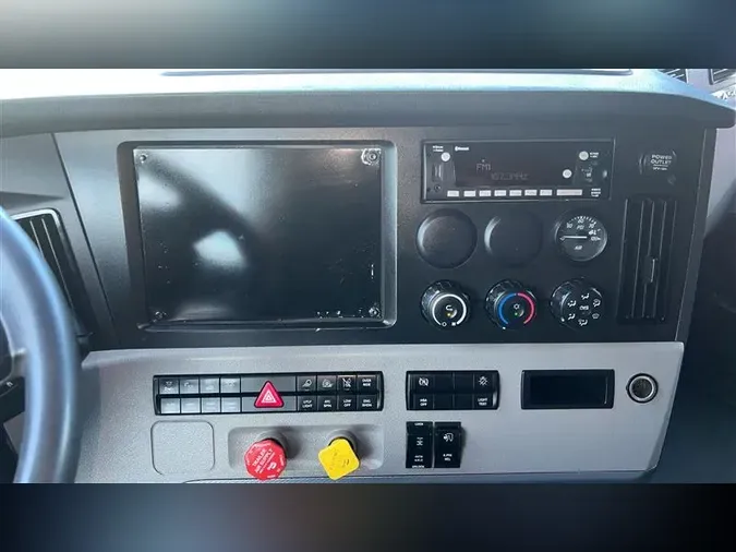 2022 FREIGHTLINER CA126