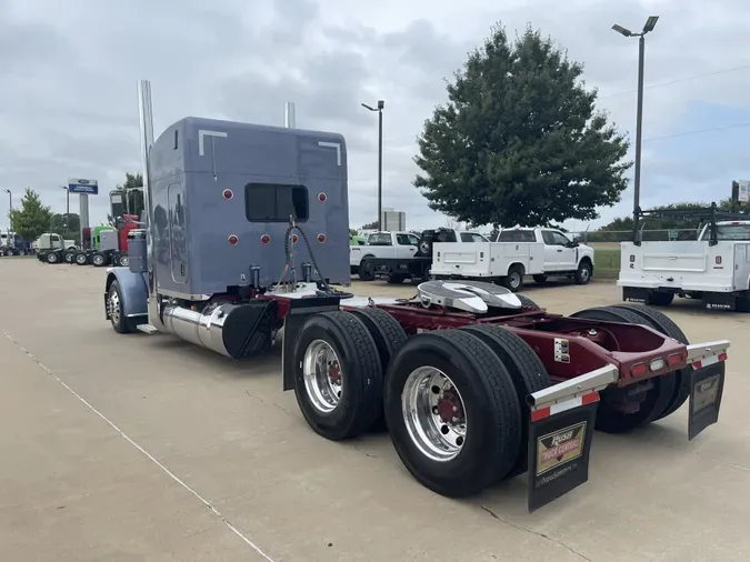 2023 Peterbilt 389