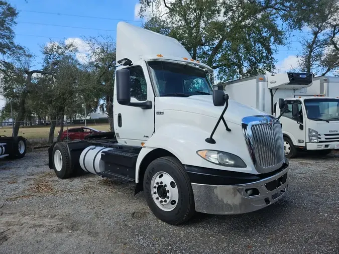 2019 NAVISTAR INTERNATIONAL RH613 DAYCAB S/A47796ae390962232a3d787c4d97d52bb