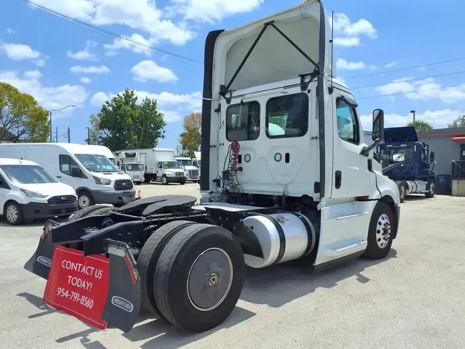 2019 FREIGHTLINER/MERCEDES NEW CASCADIA 126