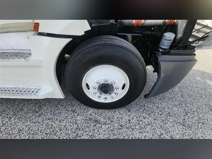 2019 FREIGHTLINER CA126