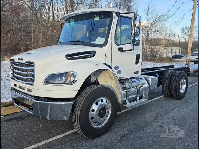 2025 FREIGHTLINER BUSINESS CLASS M2 106 PLUS