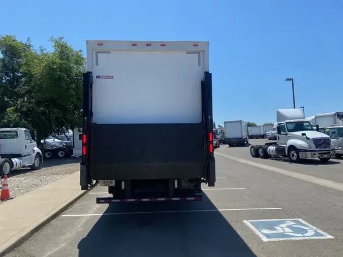 2018 FREIGHTLINER/MERCEDES M2 106