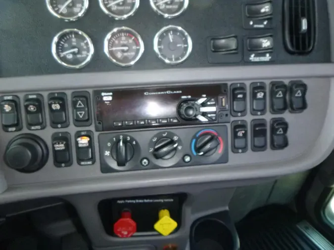 2020 Peterbilt 389