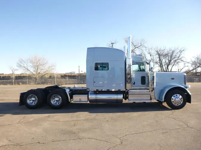 2022 Peterbilt 389