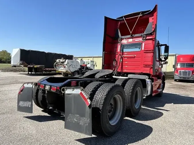 2020 VOLVO VNR64T300