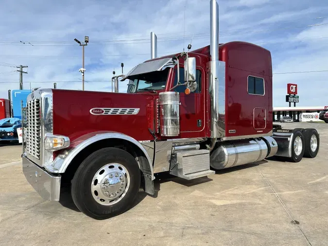 2021 Peterbilt 389