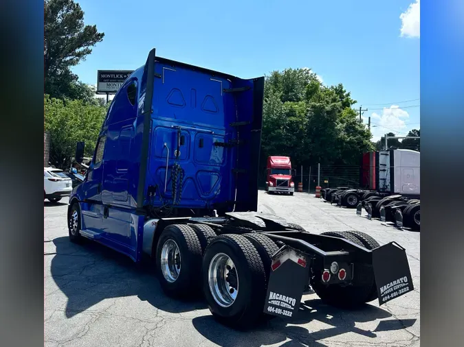 2020 Freightliner Cascadia 126