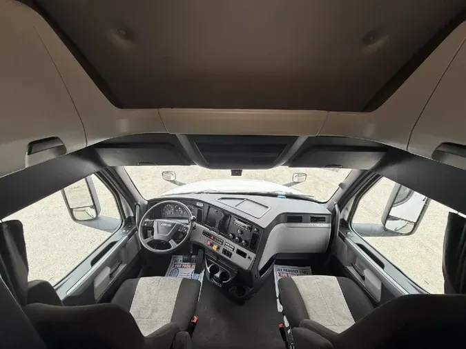 2022 FREIGHTLINER Cascadia 126