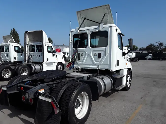 2017 FREIGHTLINER/MERCEDES CASCADIA 125