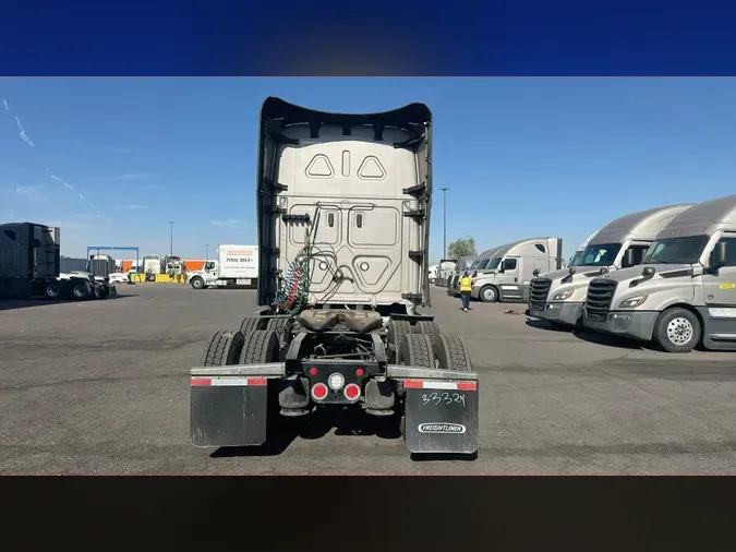 2025 Freightliner Cascadia 126479c0eba990cc13caaccd46065c4df90