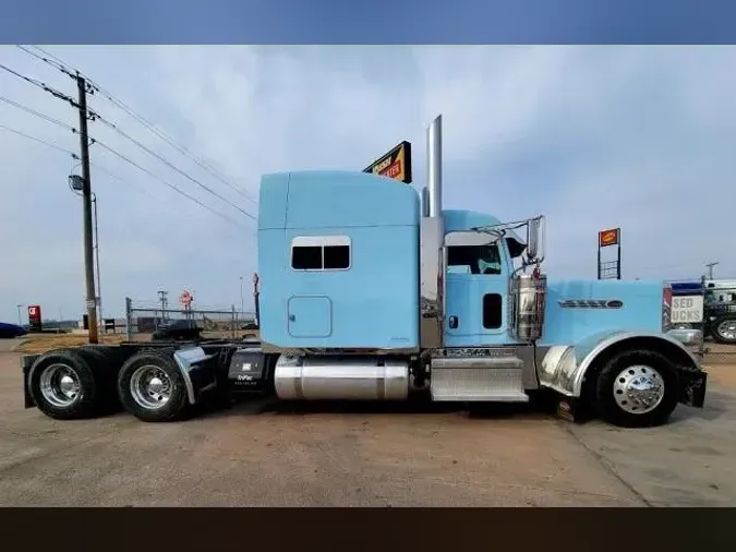 2021 Peterbilt 389
