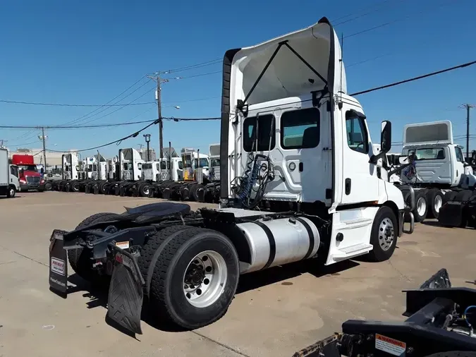 2020 FREIGHTLINER/MERCEDES NEW CASCADIA 116