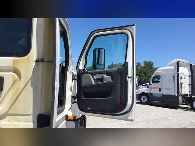 2020 Freightliner Cascadia 126