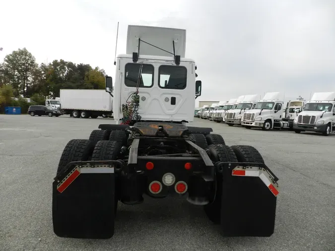 2015 FREIGHTLINER/MERCEDES CASCADIA 125