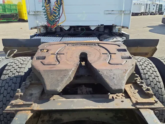 2017 VOLVO VNL64TRACTOR