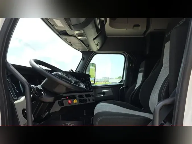 2020 FREIGHTLINER CA126