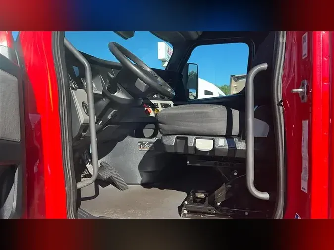 2022 FREIGHTLINER CA126