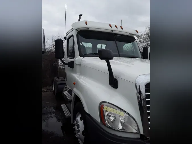 2017 FREIGHTLINER/MERCEDES CASCADIA 12547a61576459d2e612fd4d3c2f9bc12e6