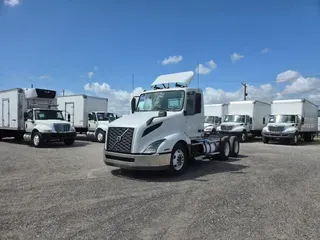 2019 VOLVO VNL64T-300