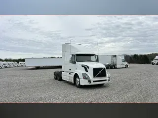 2016 Volvo VNL 740