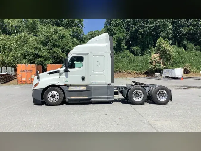 2020 Freightliner Cascadia 126