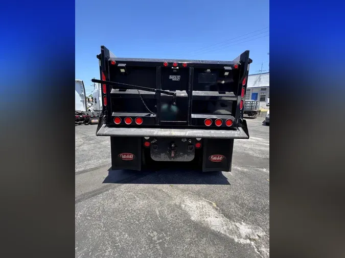 2021 Peterbilt 348
