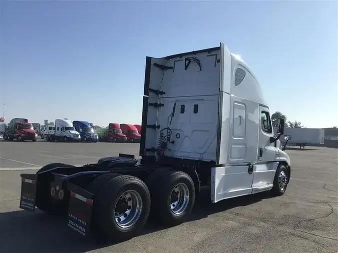 2017 FREIGHTLINER CASCADIA EVOLUTION