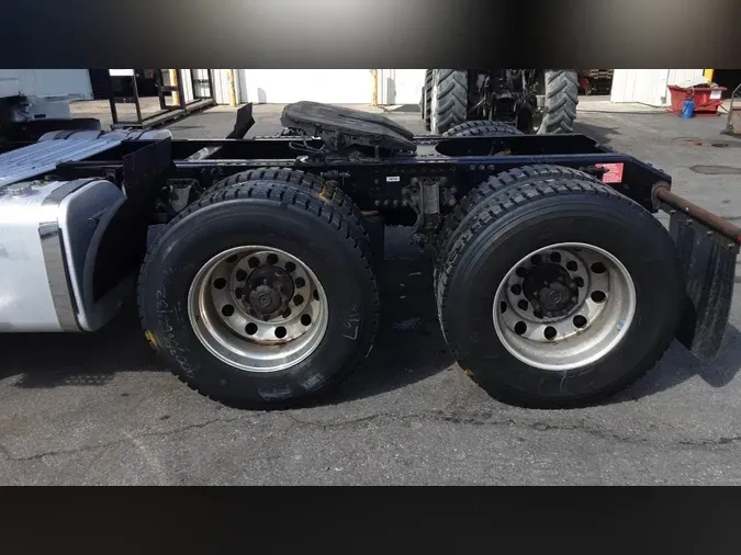 2018 Volvo VNL300