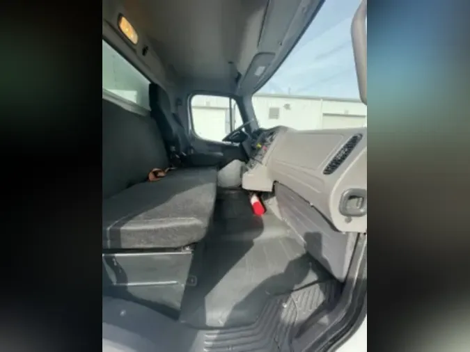 2019 FREIGHTLINER/MERCEDES M2 106