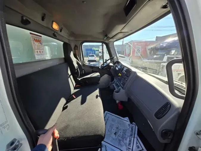 2019 FREIGHTLINER/MERCEDES M2 106