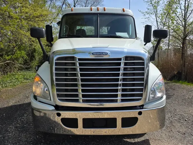 2018 FREIGHTLINER/MERCEDES CASCADIA 125