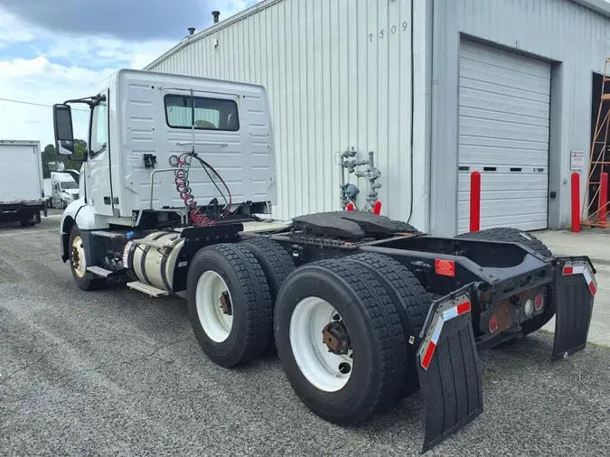 2019 VOLVO VNL64T-300