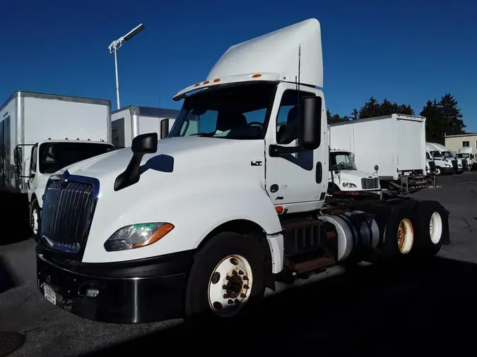 2019 NAVISTAR INTERNATIONAL LT625 DAYCAB T/A47bd35baa5f71f70727f3f2708c3e7b4