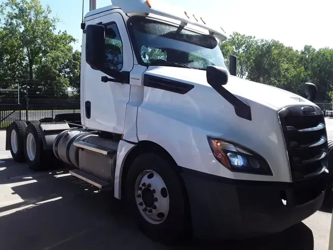 2020 FREIGHTLINER/MERCEDES NEW CASCADIA PX12664