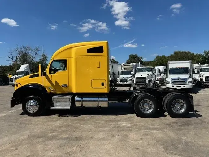 2019 KENWORTH T880