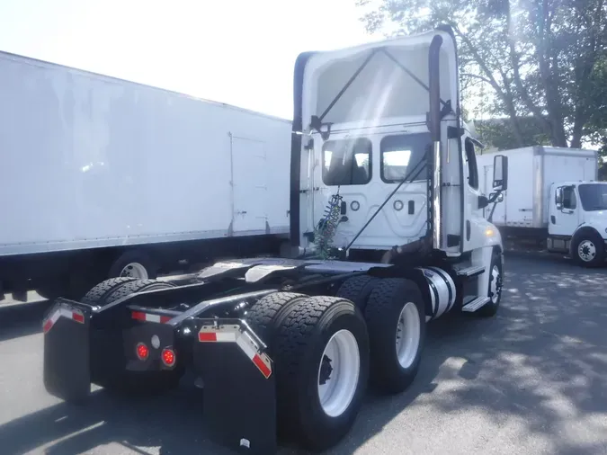 2018 FREIGHTLINER/MERCEDES CASCADIA 125