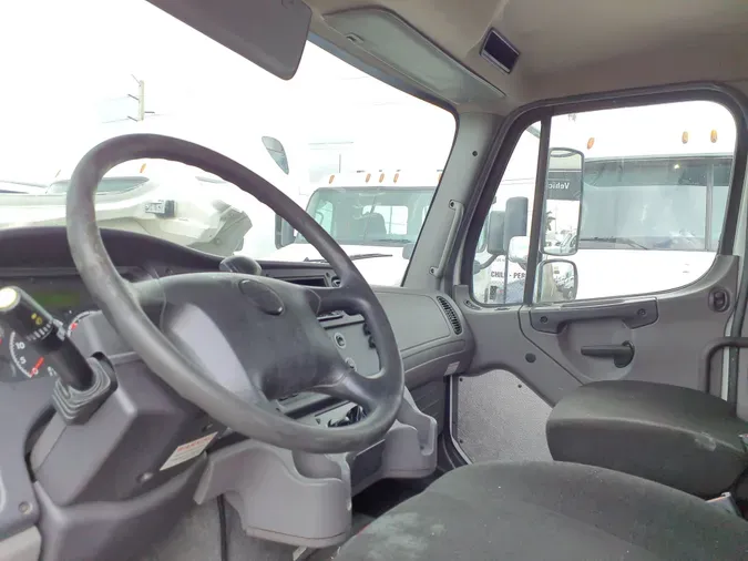 2020 FREIGHTLINER/MERCEDES M2 106