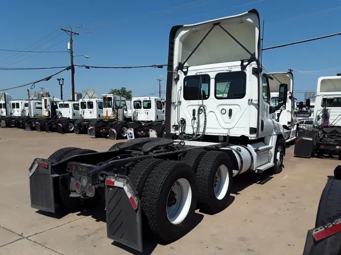 2020 FREIGHTLINER/MERCEDES CASCADIA 125