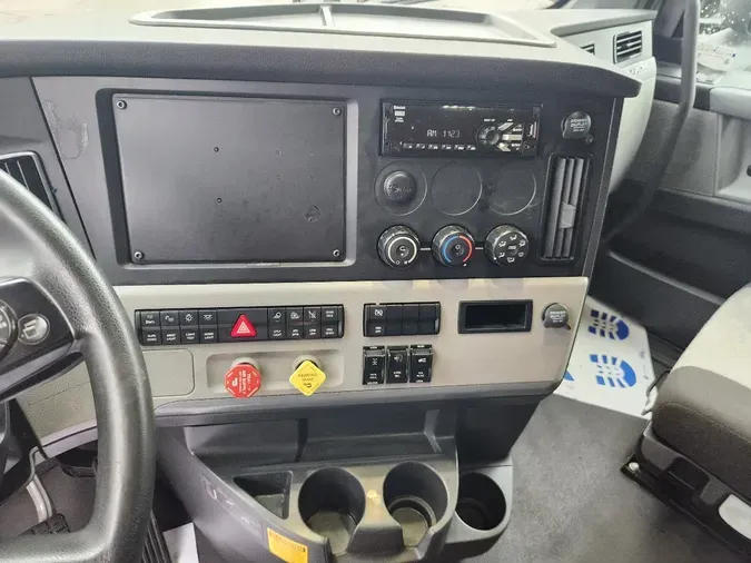 2021 FREIGHTLINER Cascadia 126